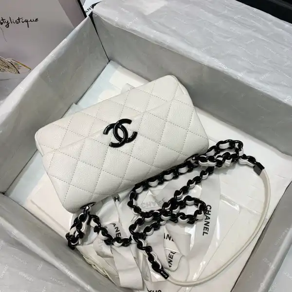 CHANEL SMALL FLAP BAG