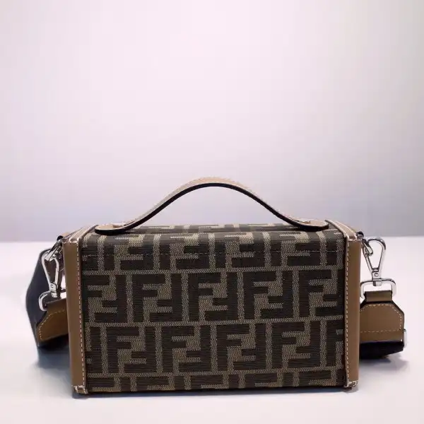 Frstbag ru FENDI BAGUETTE SOFT TRUNK