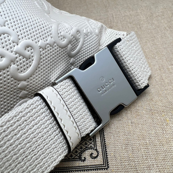 HOT SALE Gucci GG embossed belt bag