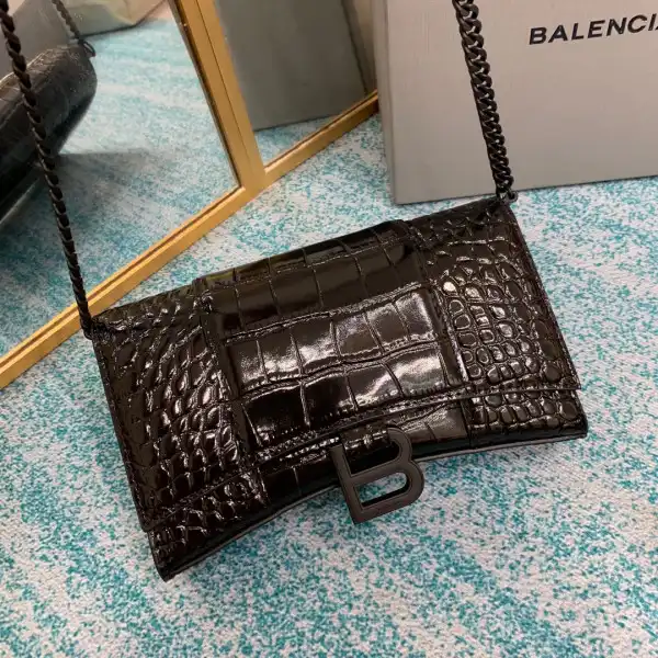 Yupoo bagsoffer BALENCIAGA HOURGLASS WALLET ON CHAIN