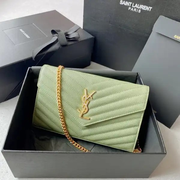 First bag ru YSL CASSANDRE MATELASSÉ CHAIN WALLET