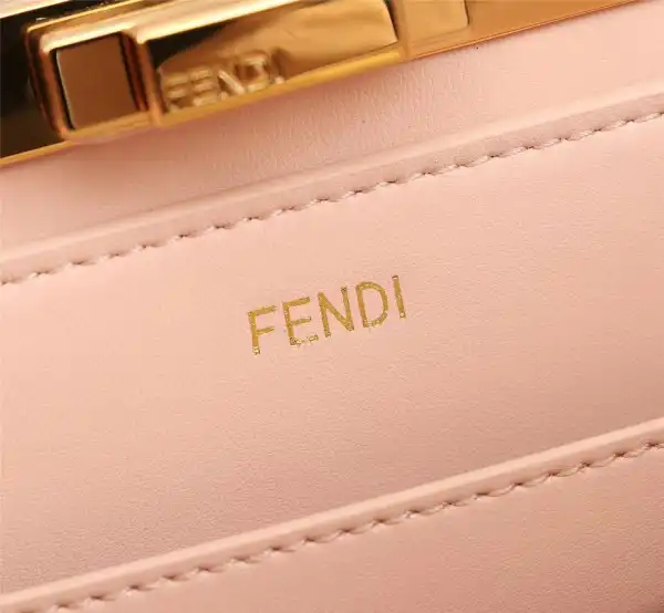 Fendi Peekaboo ISeeU Medium