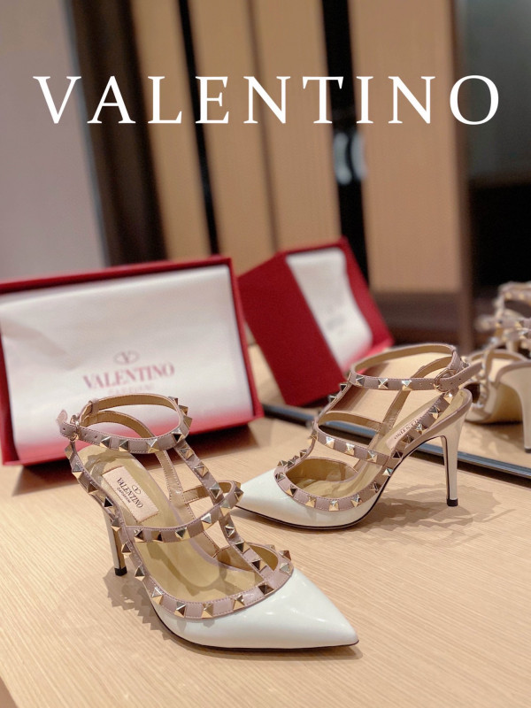 HOT SALE VALENTINO ROCKSTUD SANDAL