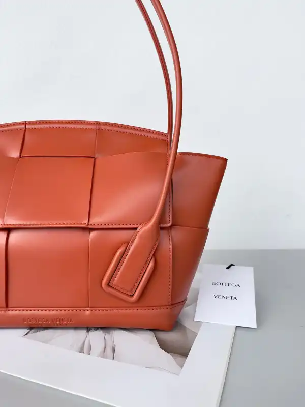 BOTTEGA VENETA ARCO