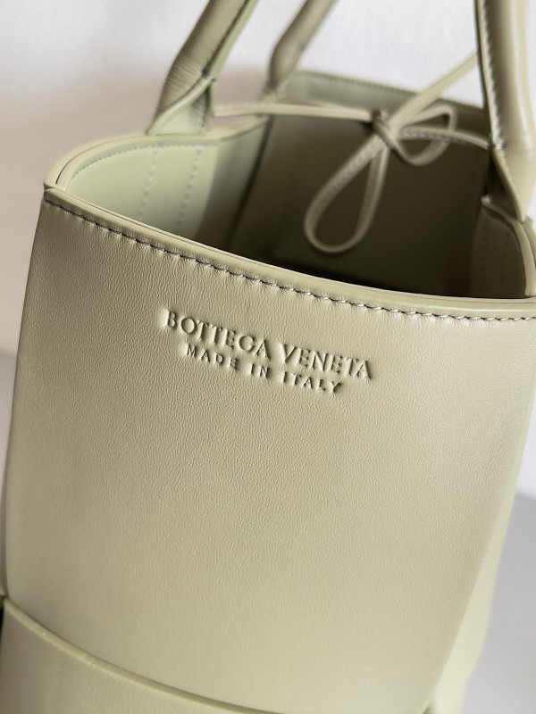 HOT SALE BOTTEGA VENETA Arco MEDIUM Tote