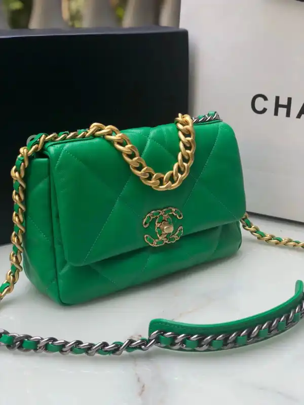 CHANEL 19 FLAP BAG