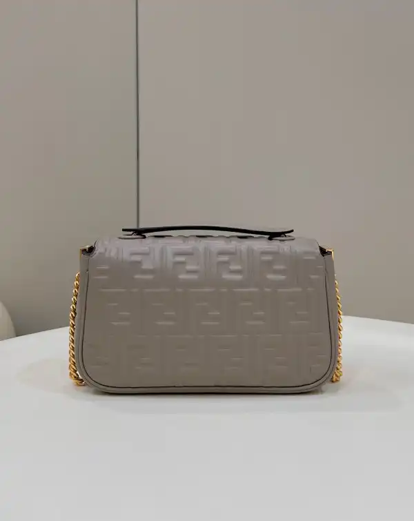 FENDI BAGUETTE CHAIN MIDI 397B98-24*14*7CM