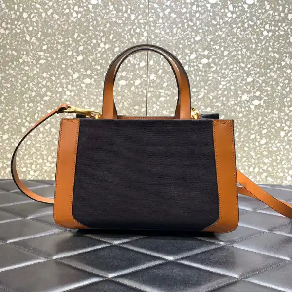 VALENTINO VLOGO SIGNATURE TOTE