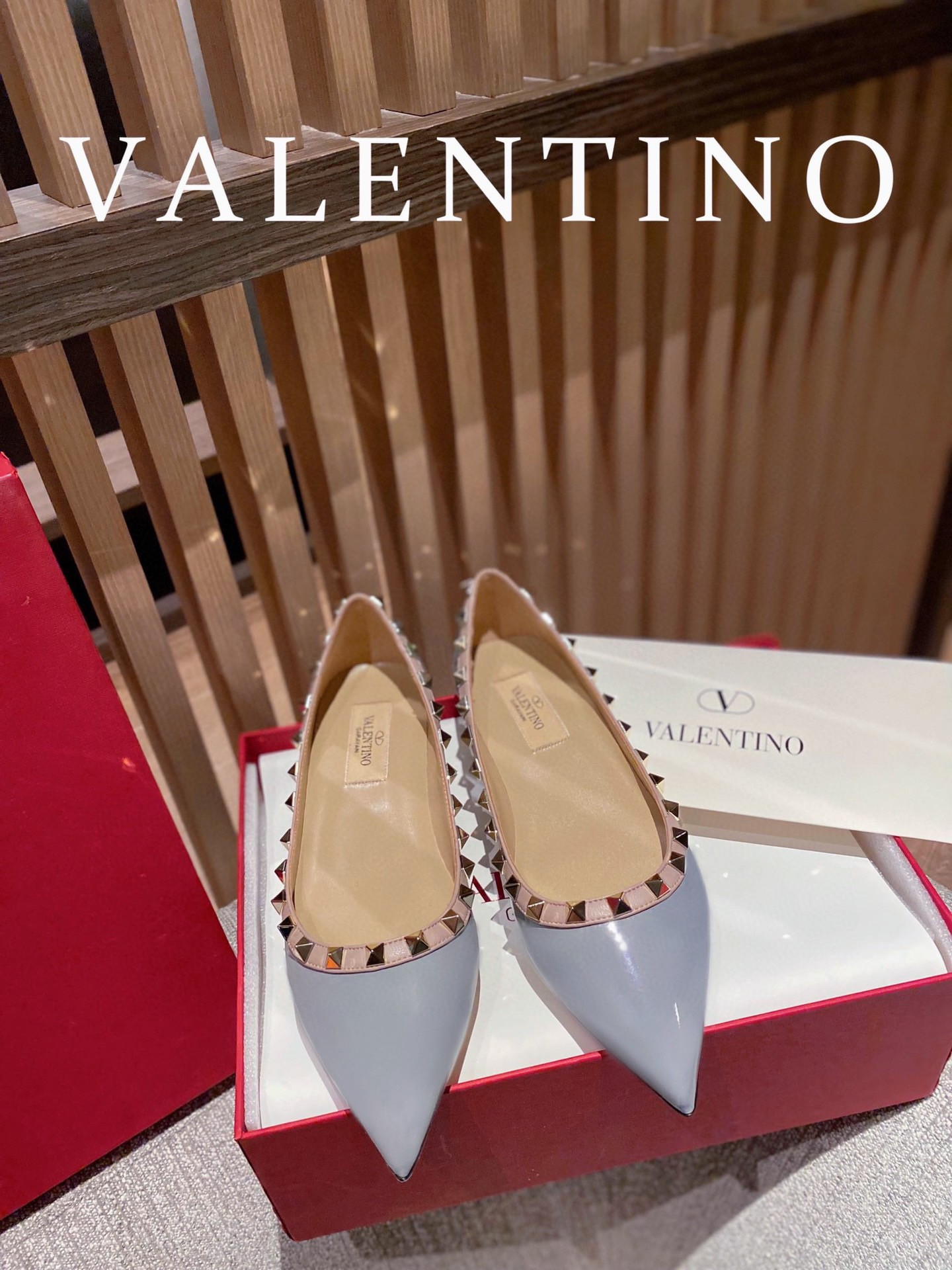 HOT SALE VALENTINO ROCKSTUD FLAT