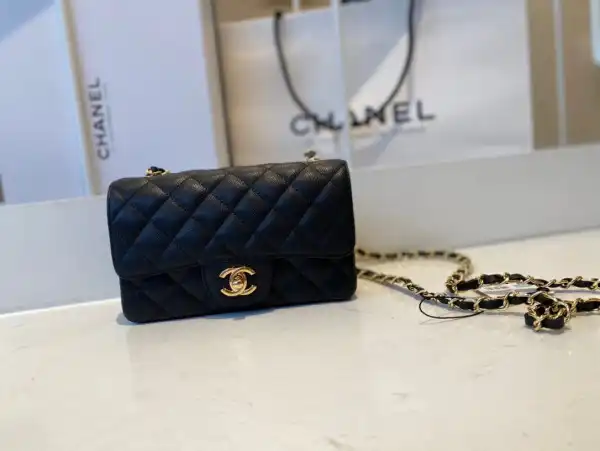 CHANEL FLAP BAG 20CM