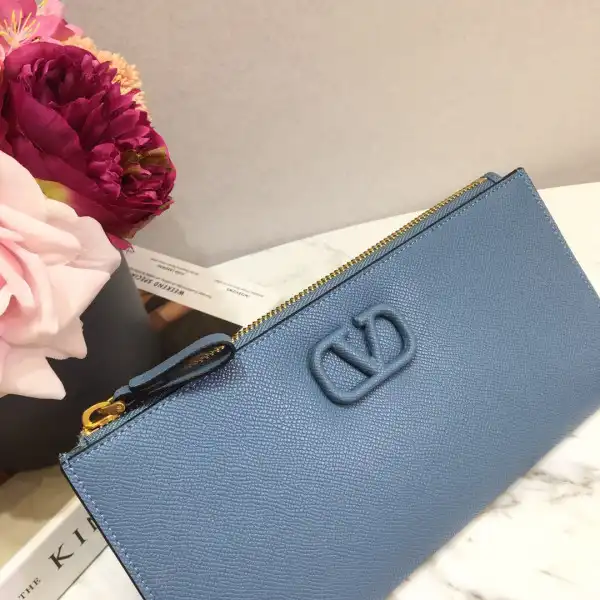 Bagsoffer VALENTINO GARAVANI VSLING GRAINY CLUTCH