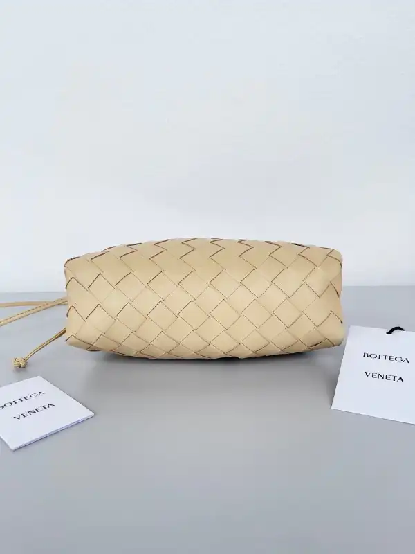 Bagsoffer BOTTEGA VENETA MINI POUCH