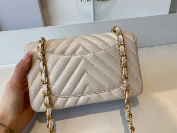 CHANEL FLAP BAG LAMBSKIN 20CM