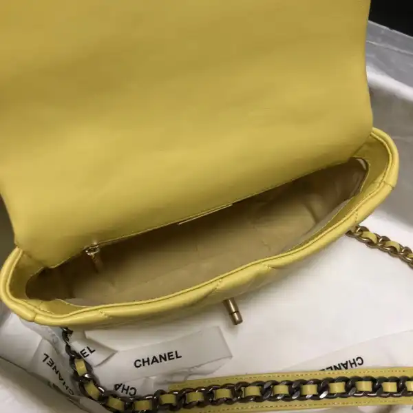 CHANEL 19 FLAP BAG