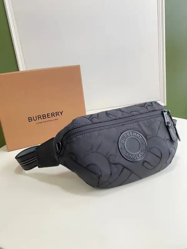 Firstbag Ru BURBERRY BUM BAG