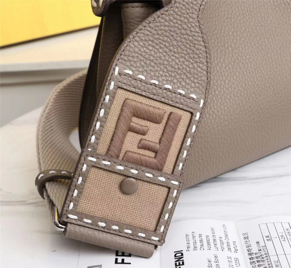 HOT SALE FENDI PEEKABOO MINI BAG-18-23-11cm