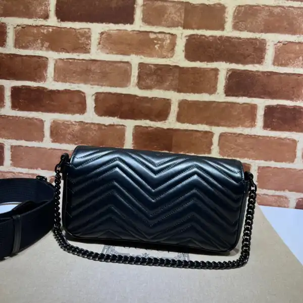 GUCCI GG Marmont shoulder bag