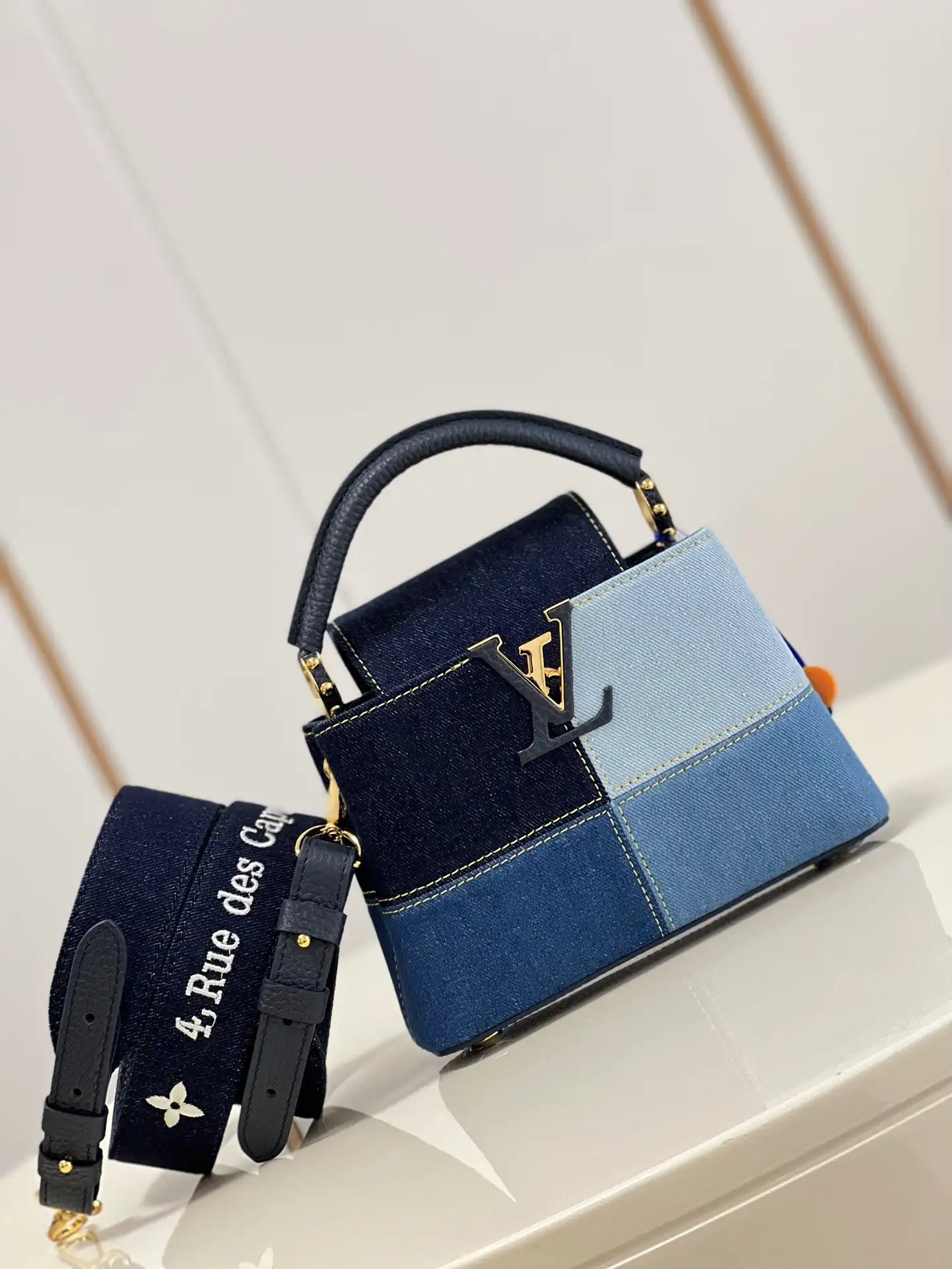 LOUIS VUITTON CAPUCINES MINI