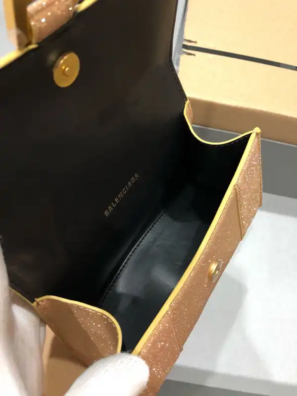 Yupoo bagsoffer BALENCIAGA HOURGLASS