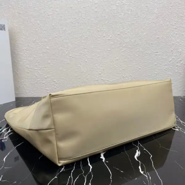 Frstbag ru PRADA Re-Nylon and Saffiano leather tote bag