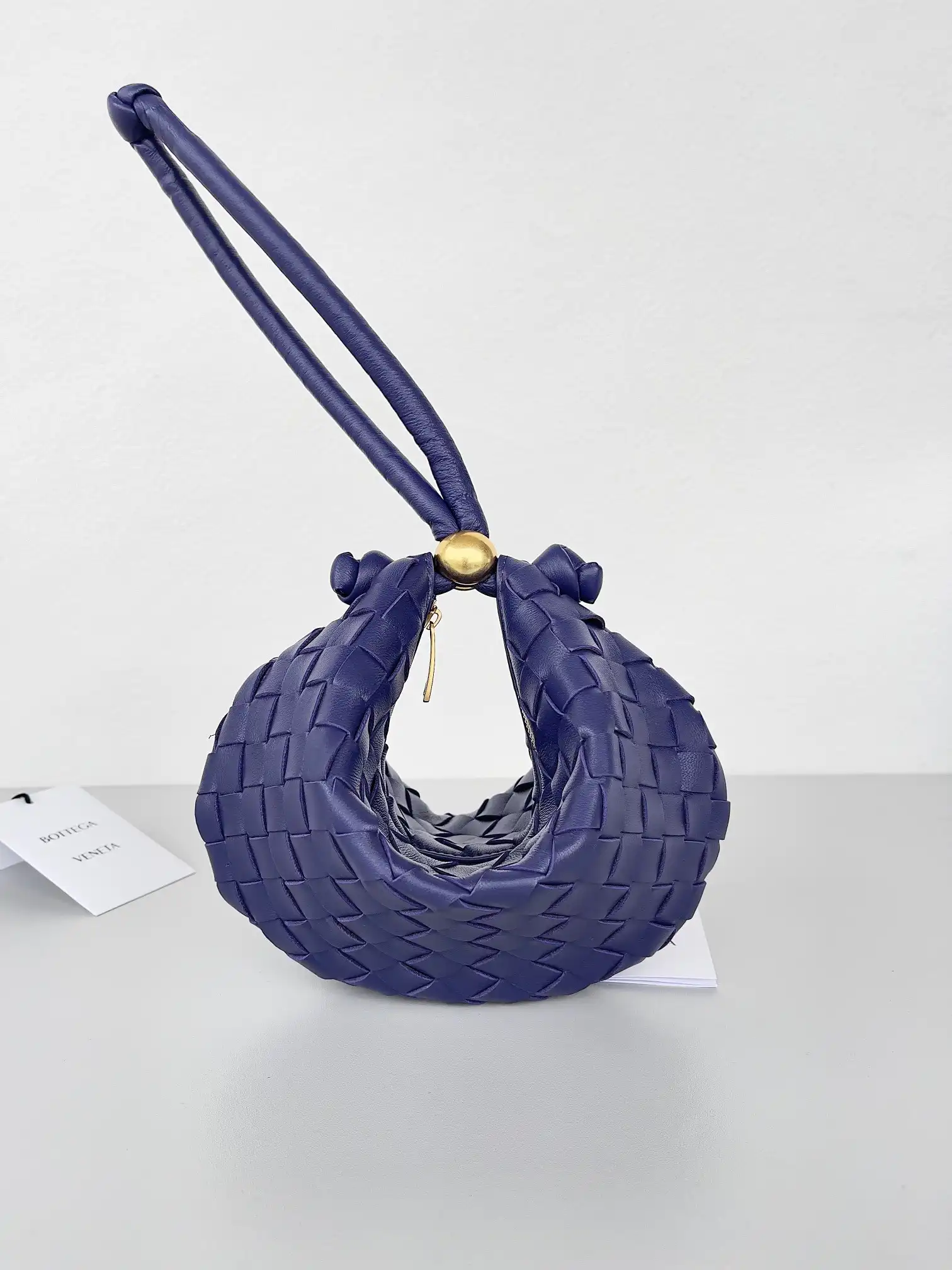 Firstbag Ru BOTTEGA VENETA Turn