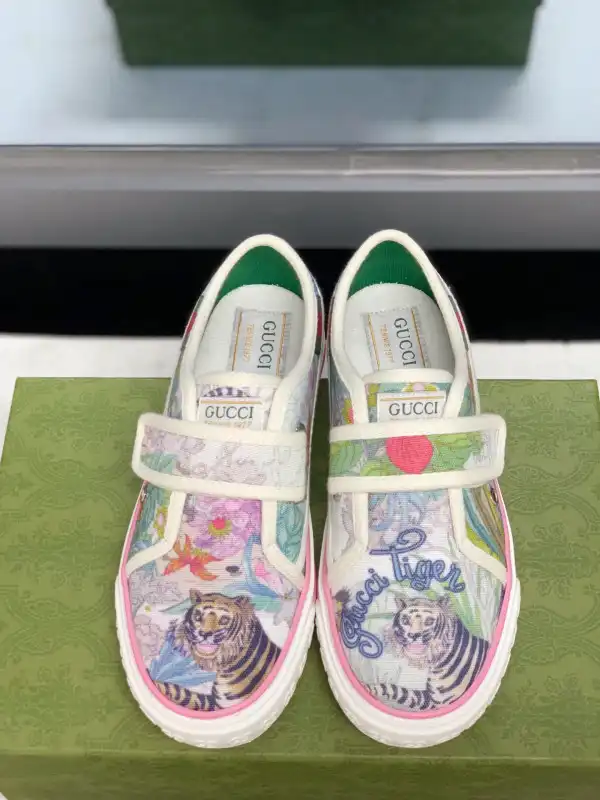 GUCCI Tennis 1977 sneaker