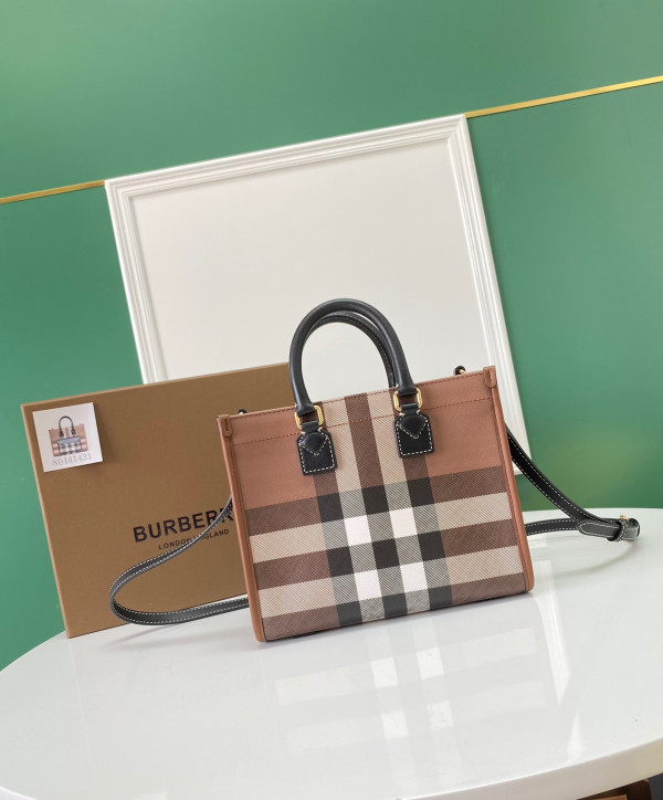 HOT SALE BURBERRY Mini Freya TOTE