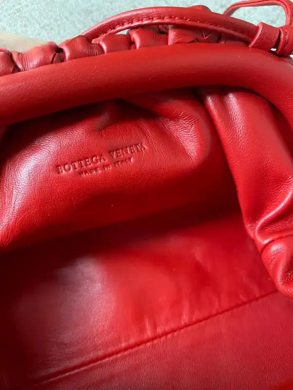 First bag ru BOTTEGA VENETA MINI POUCH