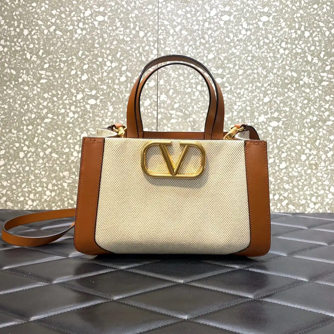 VALENTINO VLOGO SIGNATURE TOTE