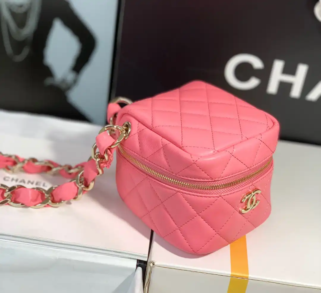 Frstbag ru CHANEL CHANELUTCH WITH HANDLE