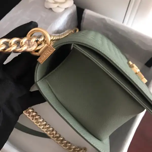 CHANEL BOY BAG 20CM 25CM