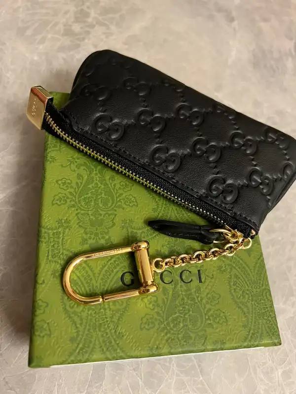 First Bag Ru Gucci Signature key case