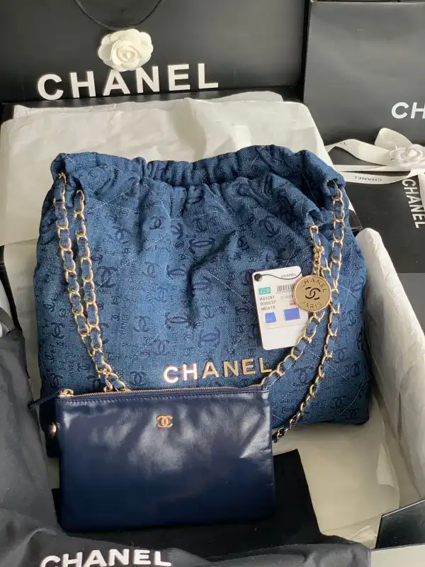 CHANEL 22 HANDBAG