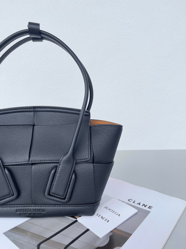 HOT SALE BOTTEGA VENETA MINI ARCO