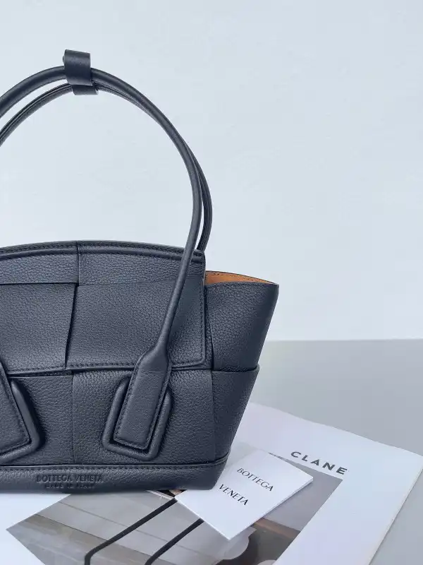 Frstbag ru BOTTEGA VENETA MINI ARCO