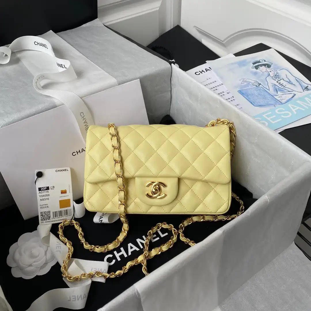 CHANEL FLAP BAG 20CM