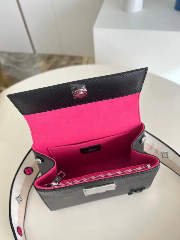 First bag ru LOUIS VUITTON CHANELUNY MINI