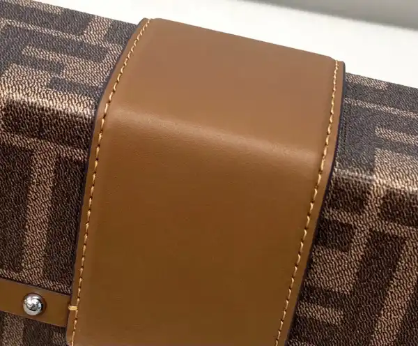 FENDI BAGUETTE TRUNK MINI