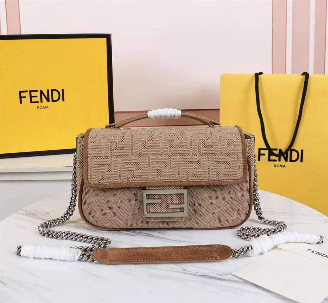 HOT SALE FENDI MIDI BAGUETTE CHAIN