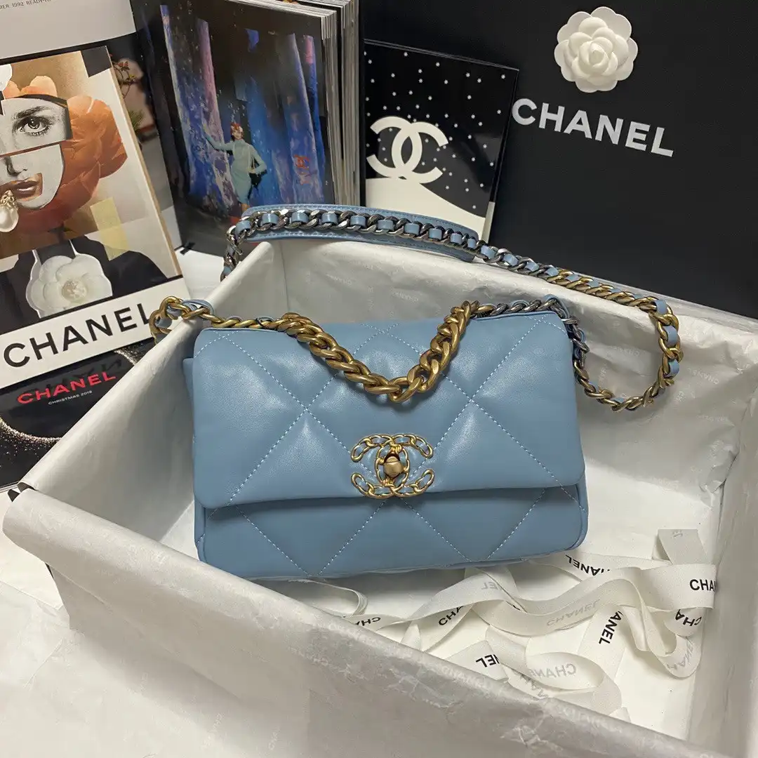 CHANEL 19 FLAP BAG