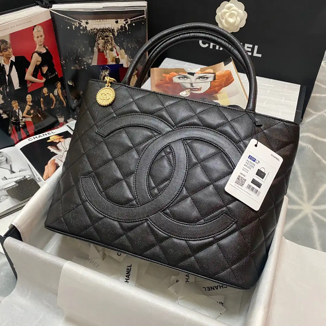 CHANEL VINTAGEP BAG