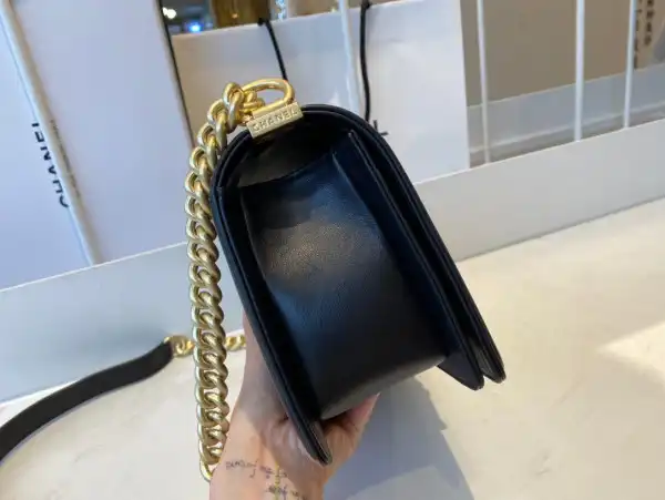 CHANEL BOY BAG 20CM 25CM