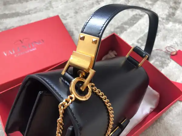 Yupoo bagsoffer VALENTINO GARAVANI VSLING SHINY CALFSKIN SHOULDER BAG