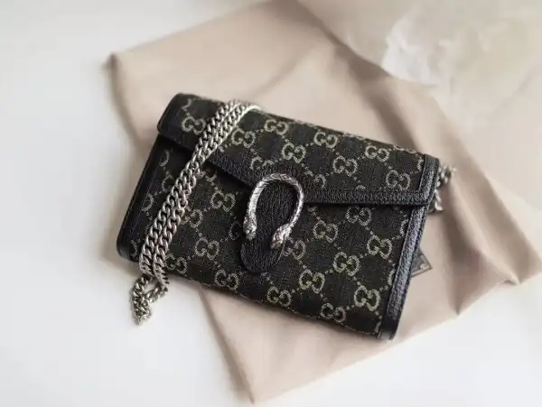 Gucci Dionysus mini leather chain bag