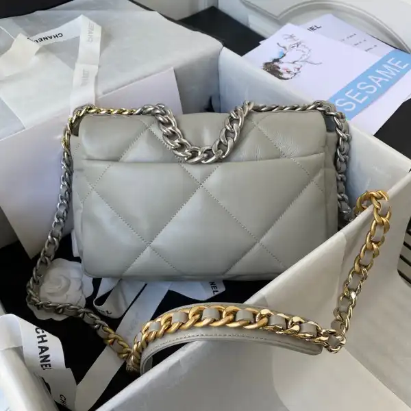 CHANEL 19 FLAP BAG