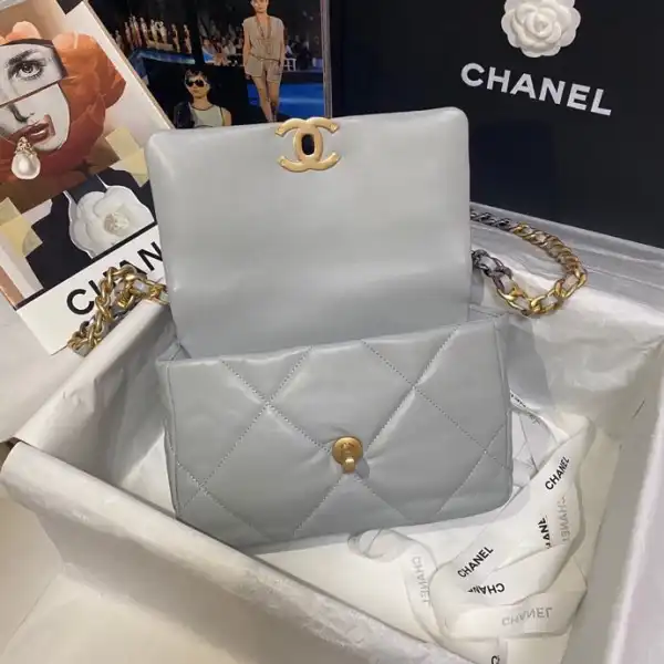 CHANEL 19 FLAP BAG