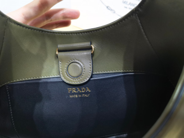 HOT SALE Prada Leather shoulder bag