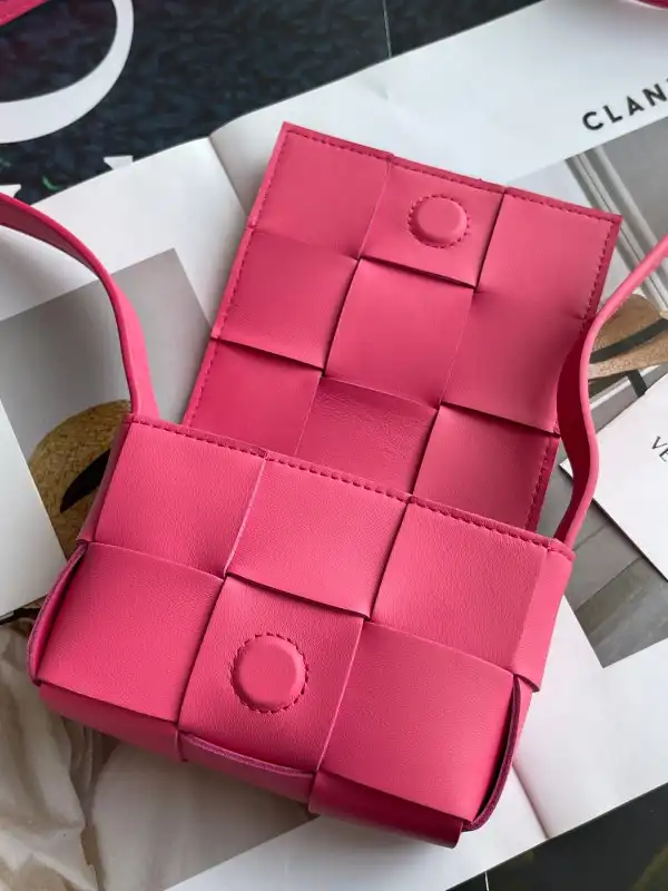 BOTTEGA VENETA Candy mini Cassette-12*8*4cm