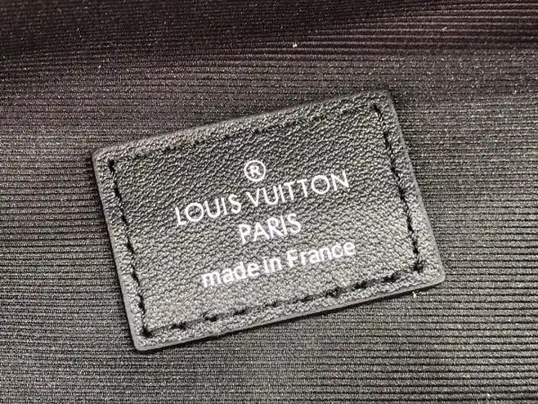 LOUIS VUITTON DISCOVERY BUMBAG