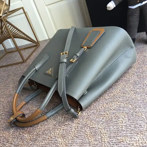 Bagsoffer PRADA Double Bag